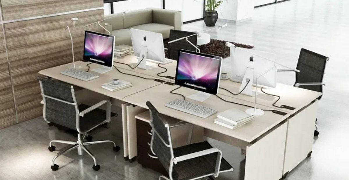 Kích thước bàn ghế làm việc tiêu chuẩn trong doanh nghiệp